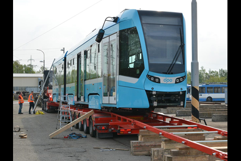 tn_cz-ostrava_stadler_tram_delivery_2.png